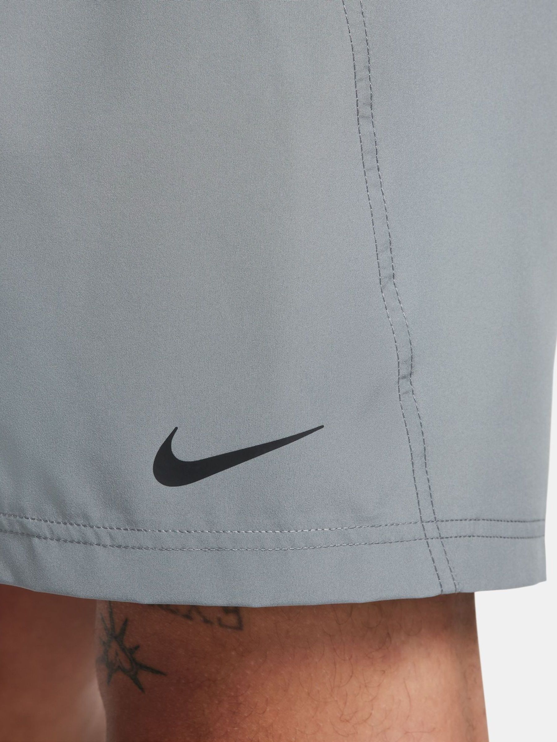 Grijs - Nike Dri-FIT Form 7 Inch niet-gevoerde trainingsshorts