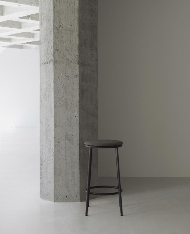 Normann Copenhagen Circa barkruk gestoffeerd 65 ultra leather brandy