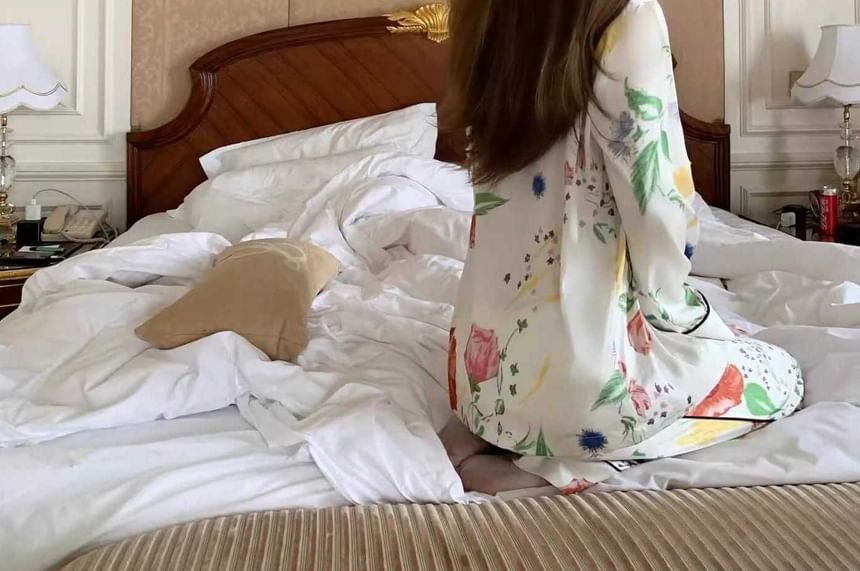 GOUB - Pyjamaset: top met lange mouwen en bloemenprint + broek