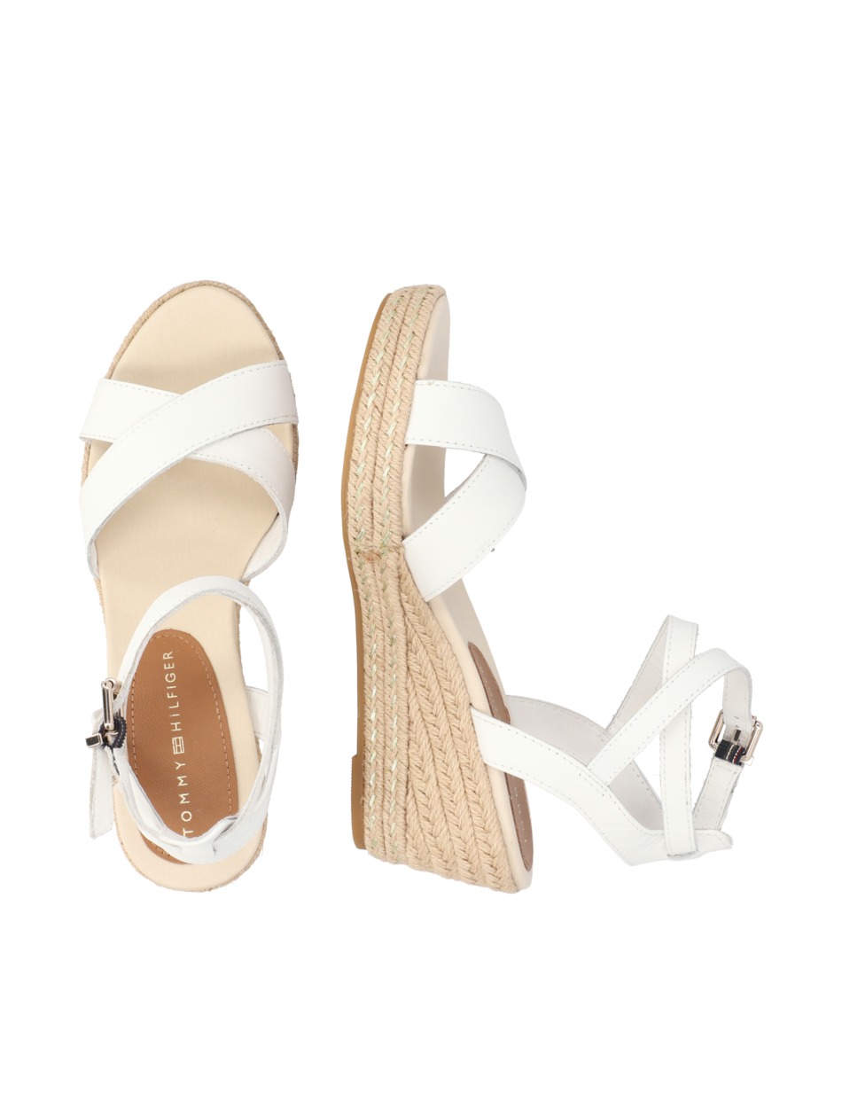 FEMININE LOW WEDGE SANDAL