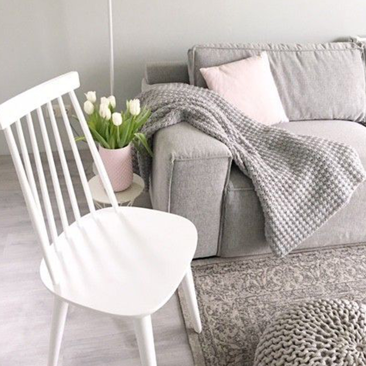 Lotta houten spijlenstoel wit