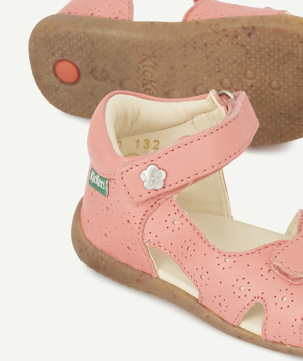 KICKERSLES SANDALES EN CUIR ROSE AVEC BANDES AUTO-AGRIPPANTES