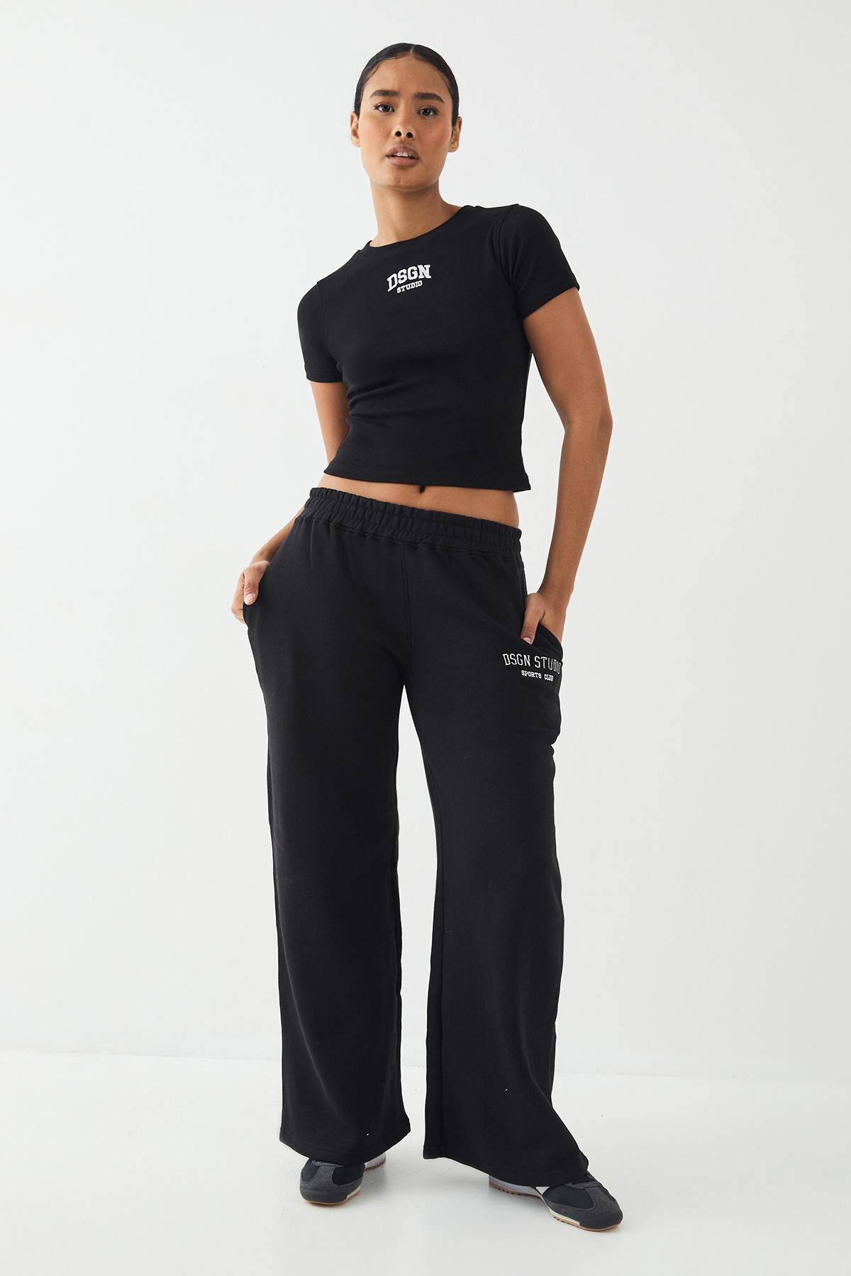 Jogging Petite DSGN Studio à Appliqués Coupe Droite