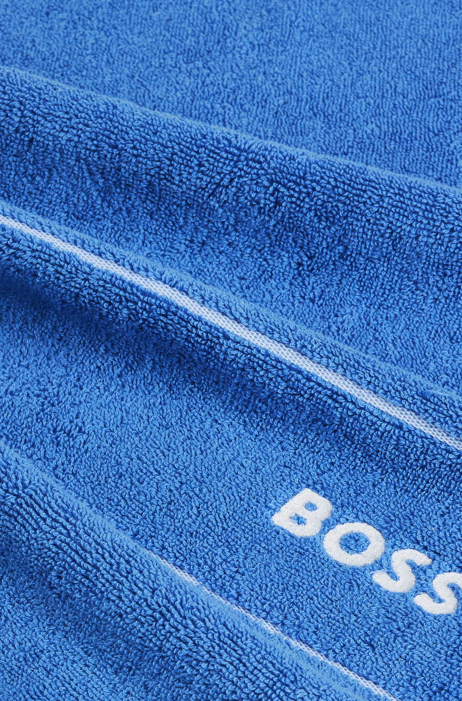 Toalha de mão BOSS em algodão preto com bordado do logotipo em branco