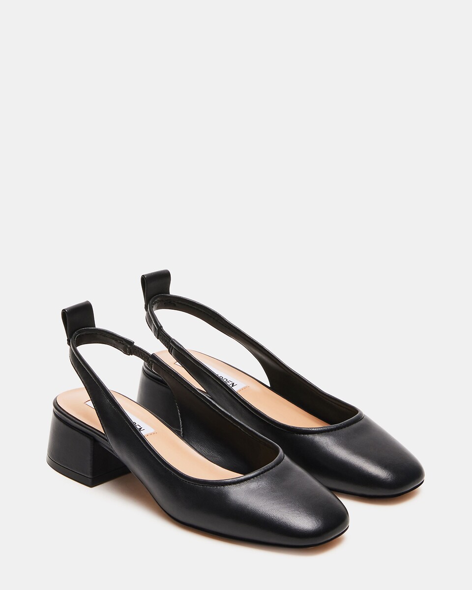 STEVE MADDEN<br>Sapatos de couro com tira no calcanhar; salto largo.