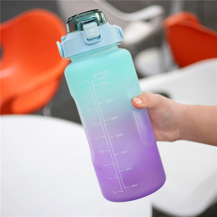 (2L) Tragbare Fitness Trinkflasche mit Zeit Markierung - Farbverlauf Grün