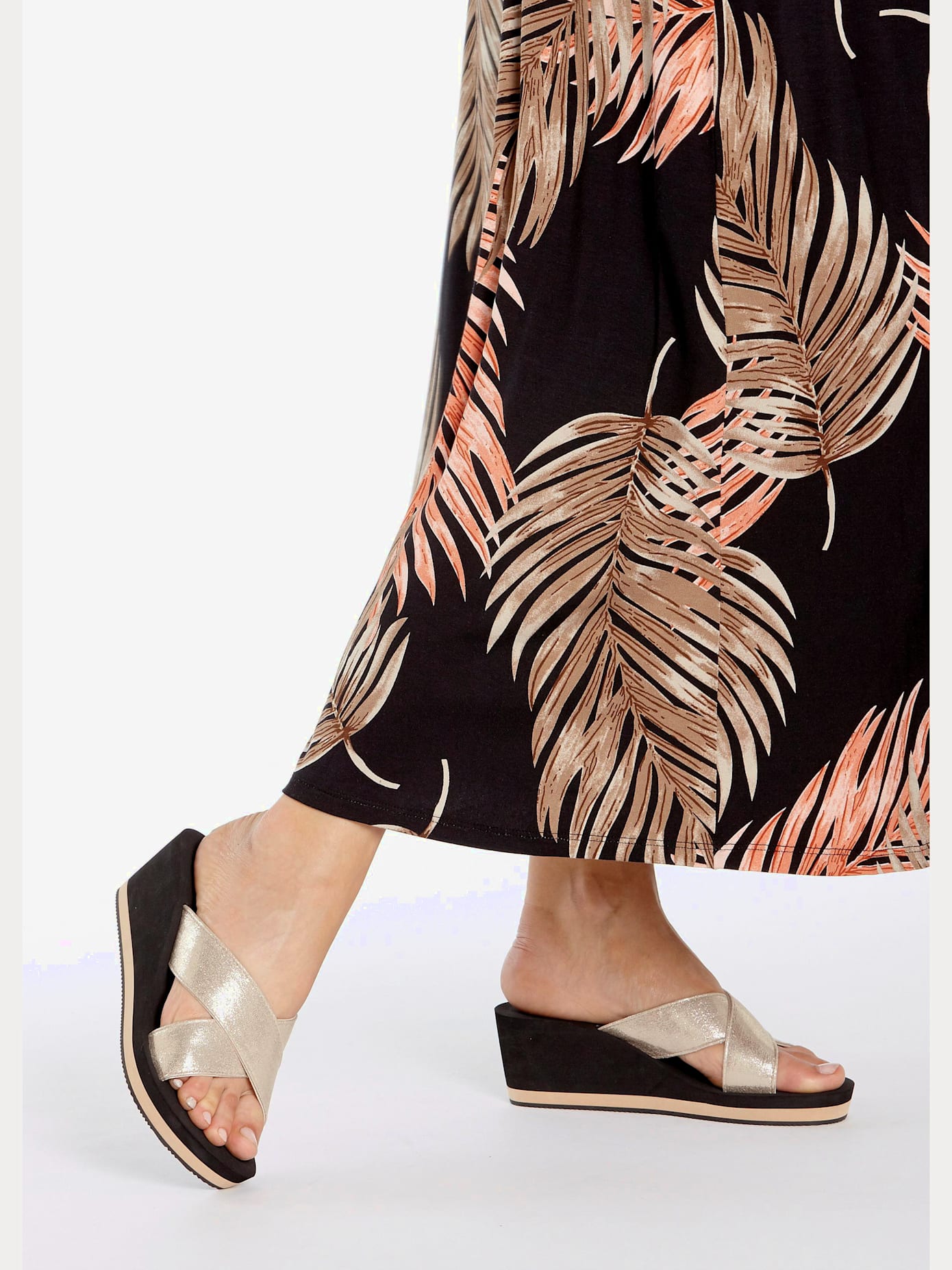 Mules de bain talon tendance pour une marche agréable