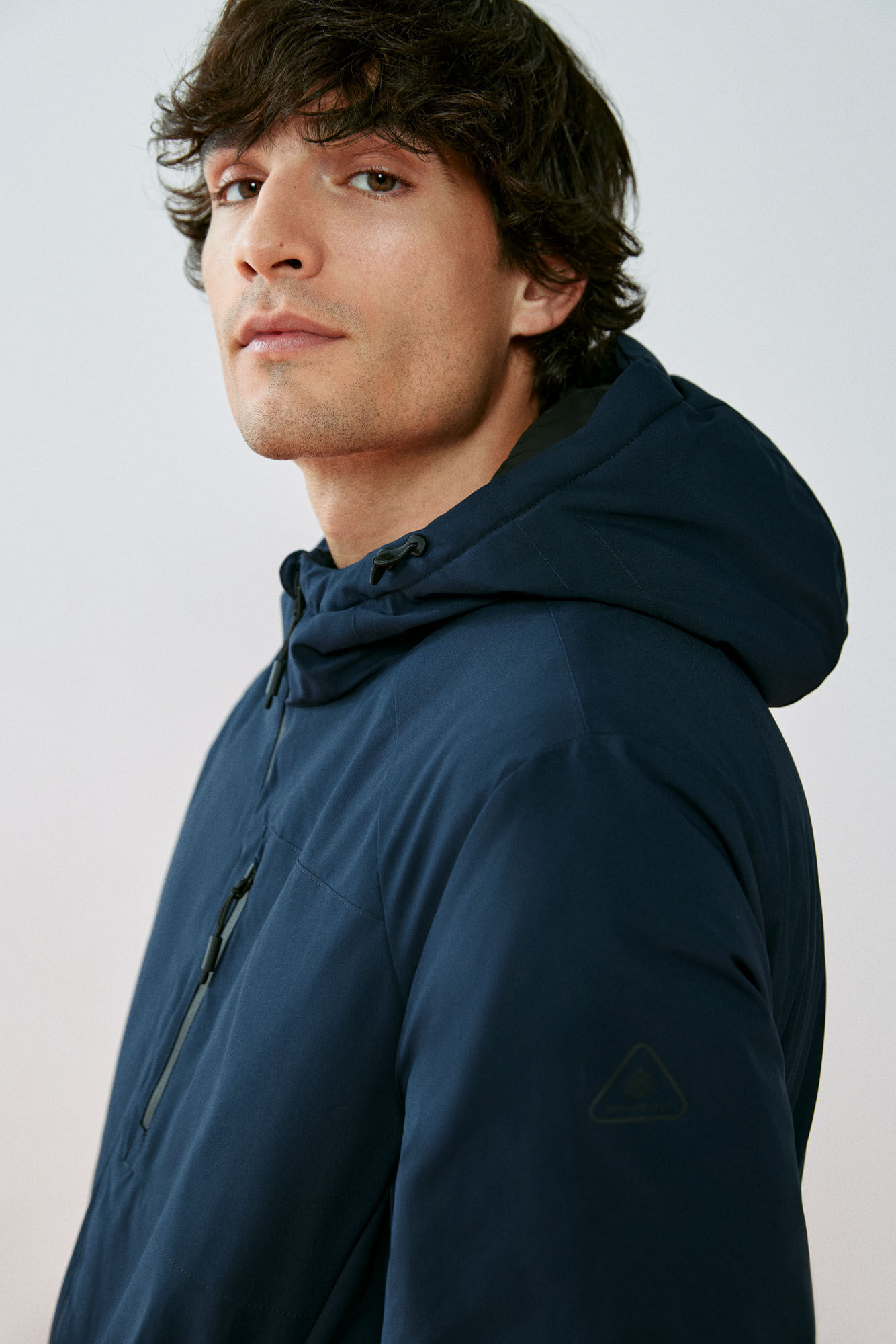 Parka técnica curta acolchoada para meninas