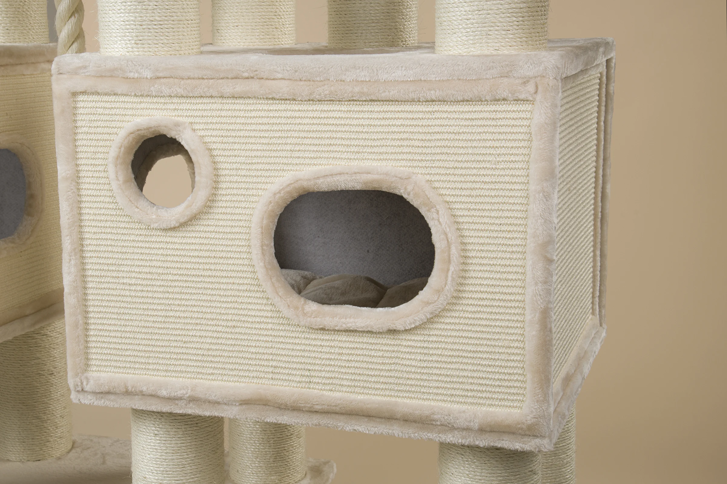 Arranhador Royal Cat Palace Creme, Cor Creme