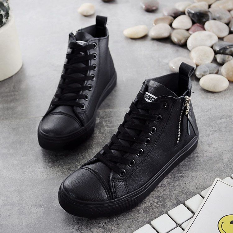 Solejoy - Hoge sneakers met vetersluiting van imitatieleer