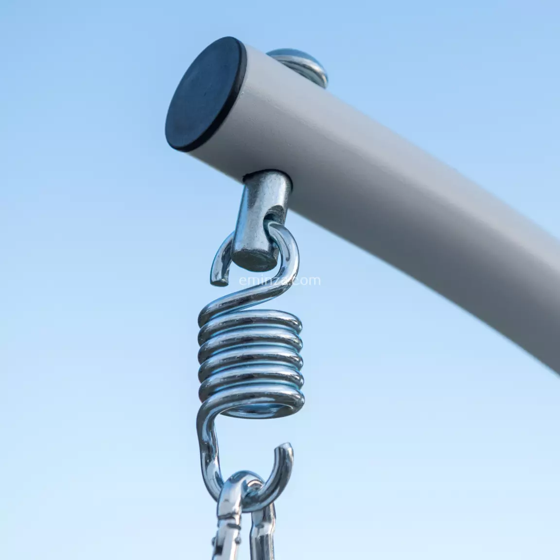 Loveuse suspendue en résine tressée Coral Naturel