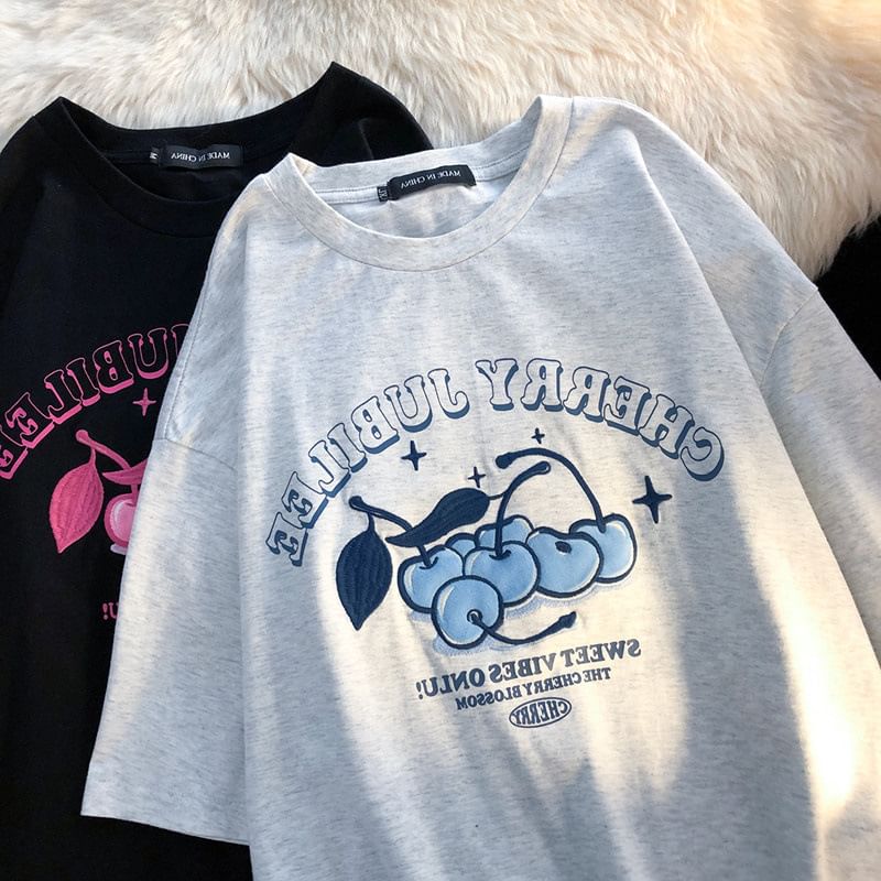 Rosesand - Koppels bijpassende korte mouwen T-shirt met kersen- en letterprint, losvallend