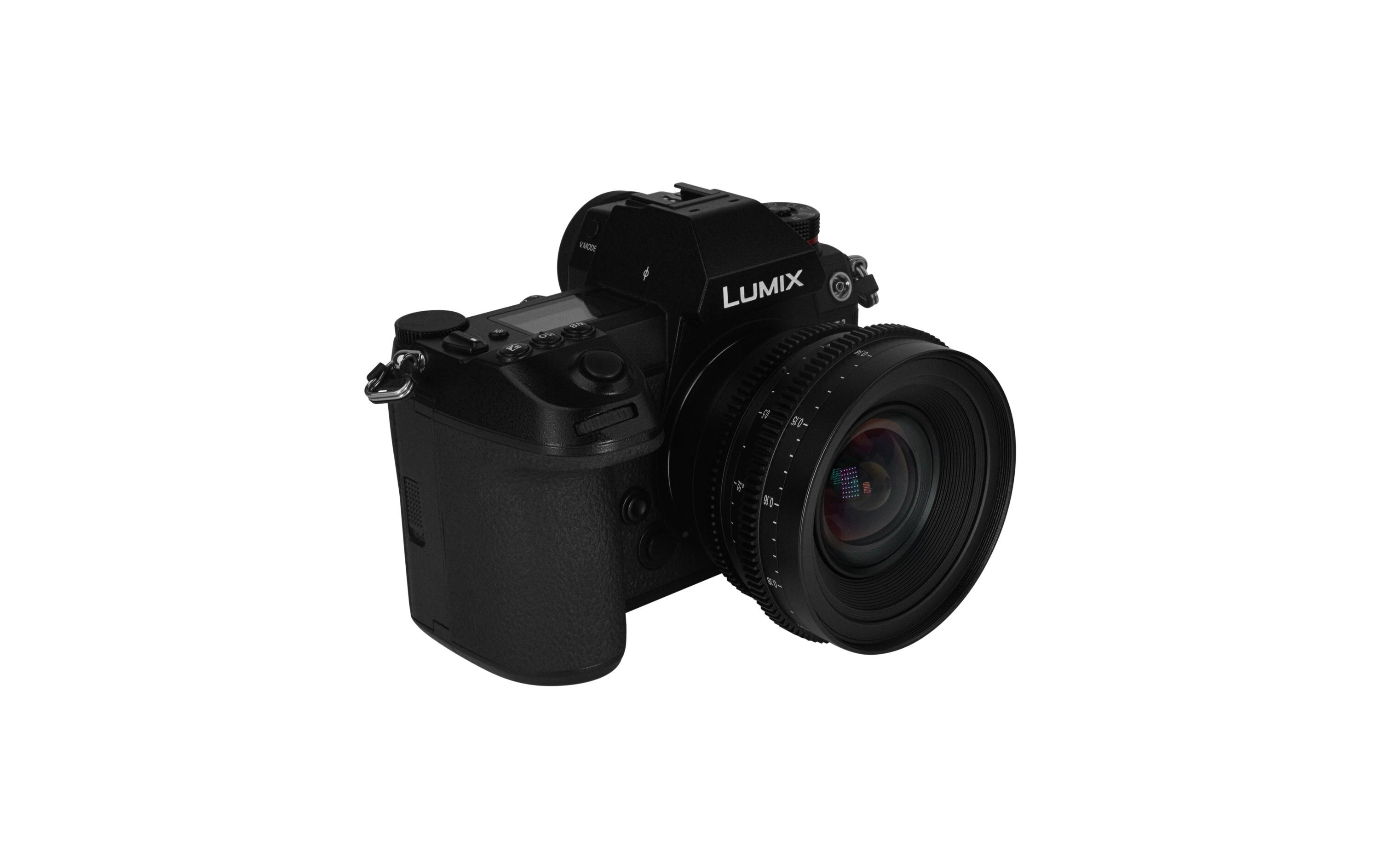 Festbrennweite 12mm T/2.9 – L-Mount<br>Scharfe, kompakte und robuste Weitwinkel-Festbrennweite