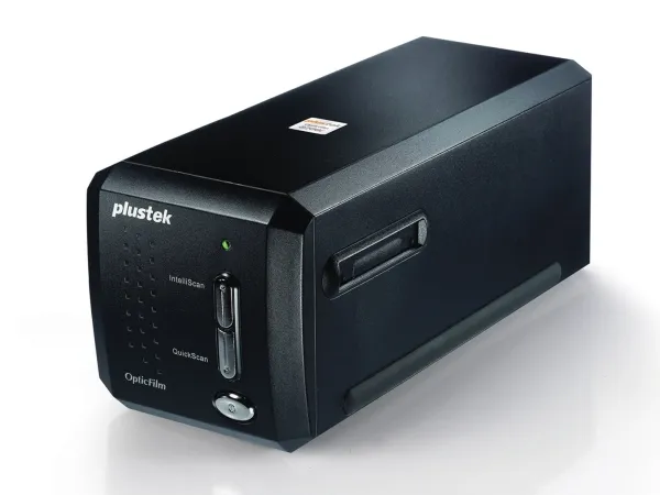 Plustek OpticFilm 8200i SE - filmscanner (35 mm) - CCD - 35 mm film - 7200 dpi x 7200 dpi - USB 2.0