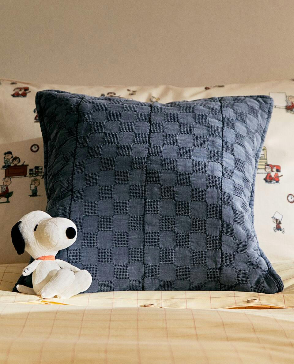 CAPA DE ALMOFADA EM MALHA WAFFLE