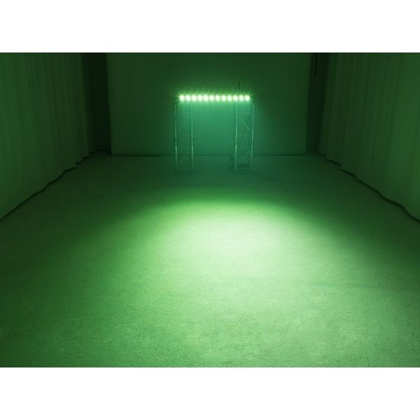 Eurolite LED Bar-12 QCL RGB+UV