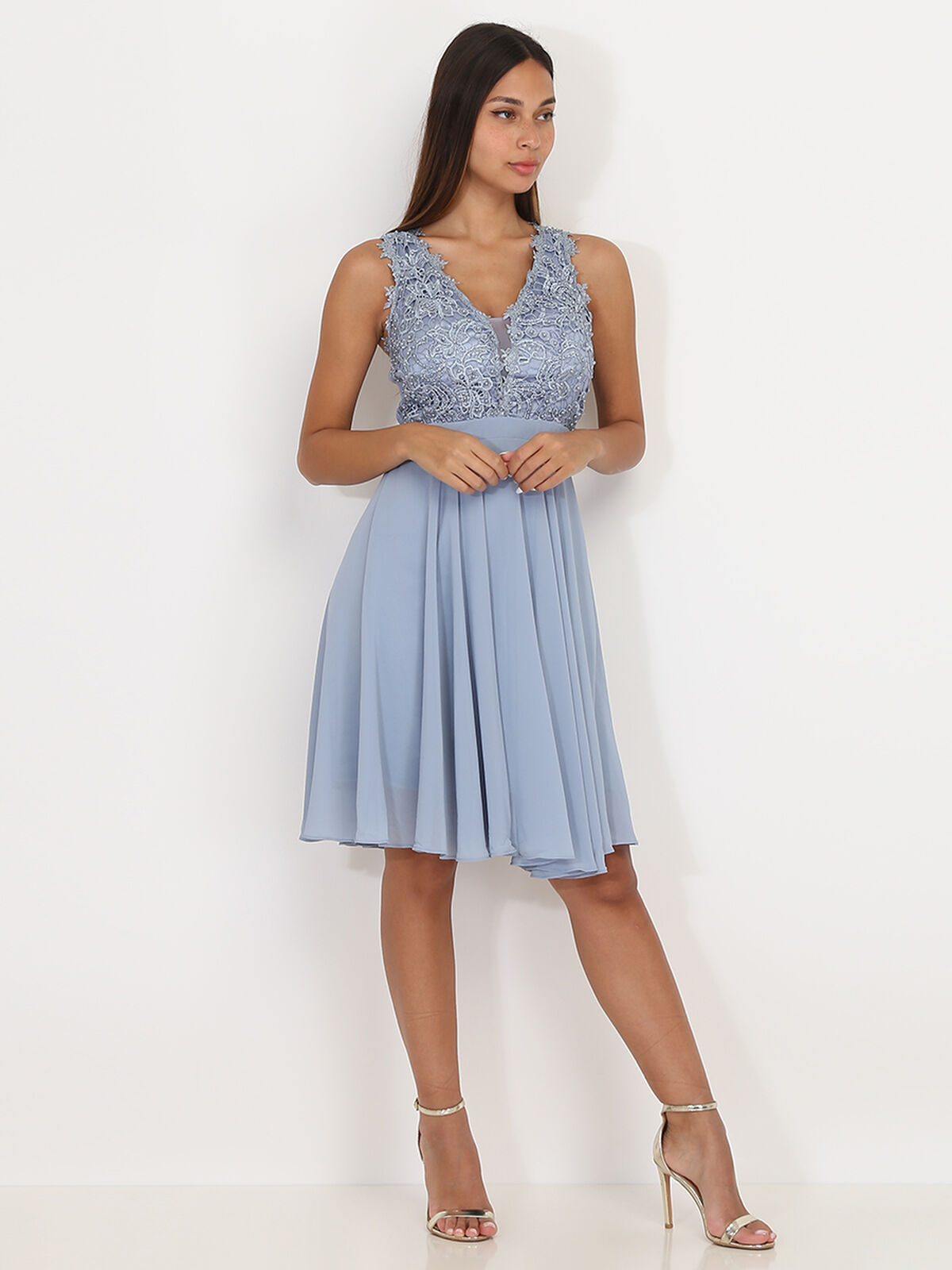 Robe patineuse à broderie et perles- Bleu givré