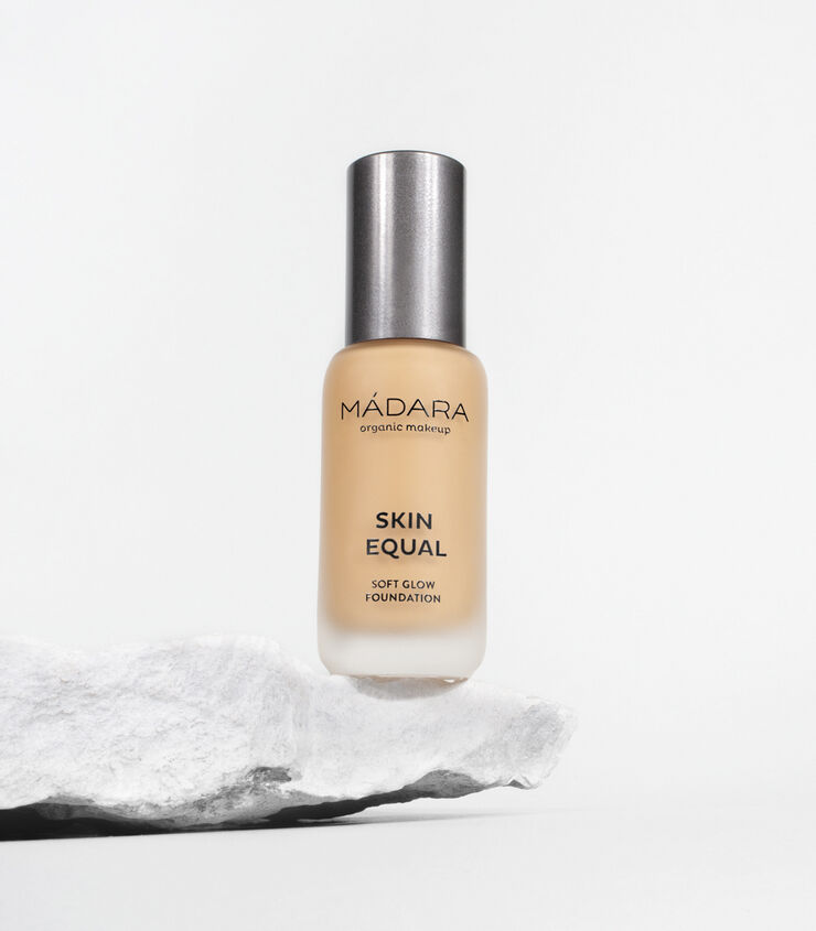 Mádara SKIN EQUAL FOUNDATION, #40 SAND, 30ml