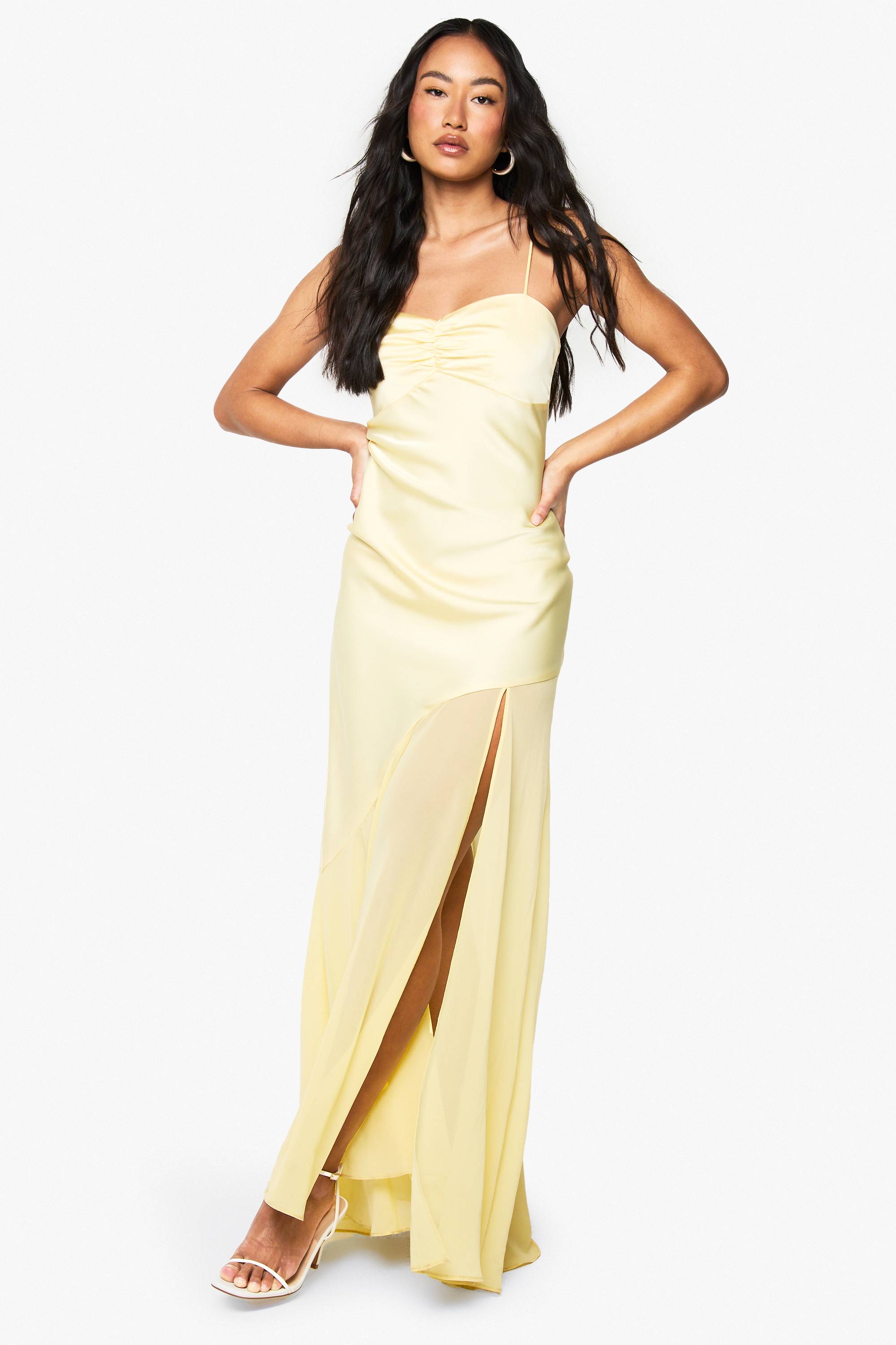 boohoo Robe maxi en satin et chiffon mélangés
