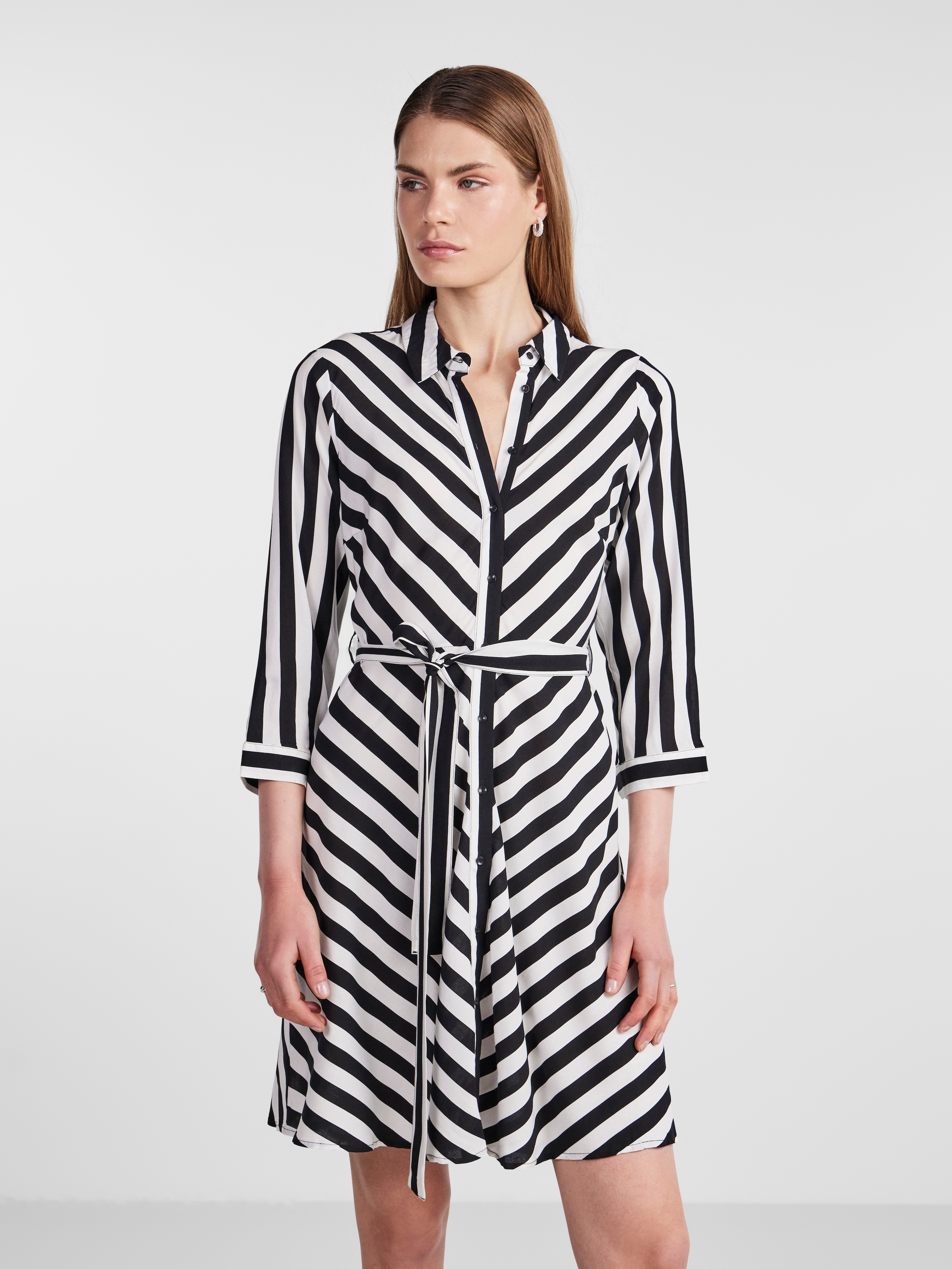 Y.A.S Hemdblusenkleid »YASSAVANNA 3/4 SHORT SHIRT DRESS S. NOOS« Sommerkleid,