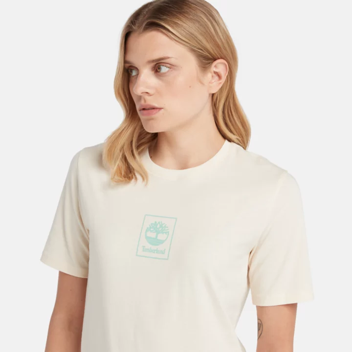 Camiseta feminina Stack Logo na cor bege.