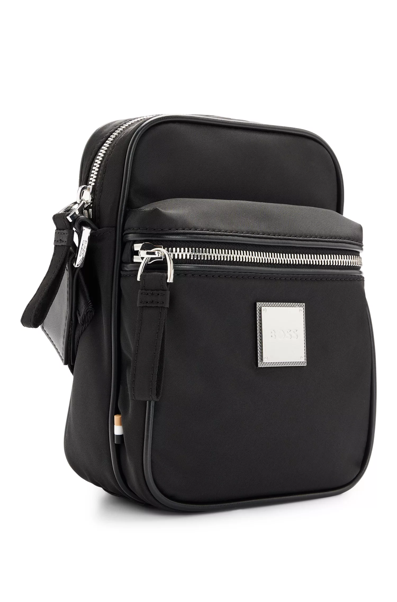 Bolsa BOSS Black-Reporter em tecido reciclado com placa metálica com o logotipo.