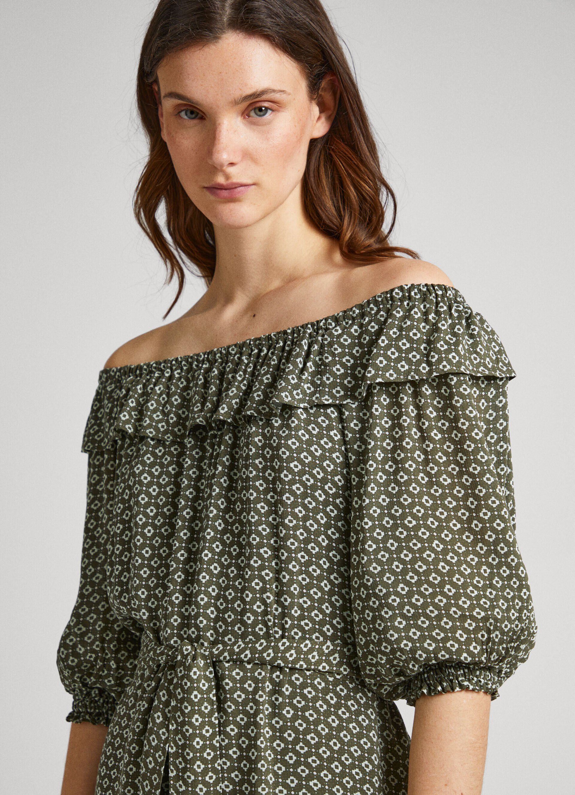 VESTIDO COM ESTAMPA GEOMÉTRICA - multicolorido