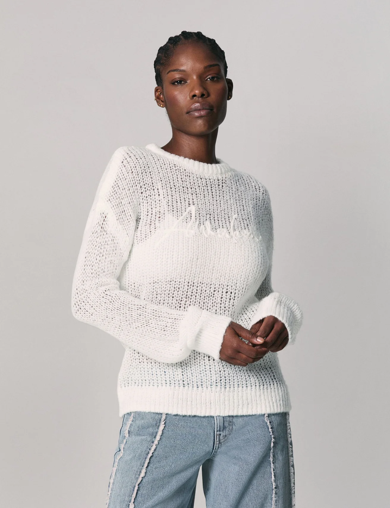 Pull léger ajouré à message blanc