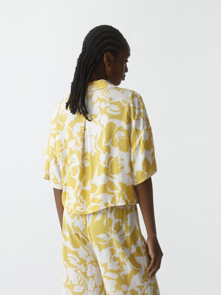 Camisa chambray cropped de manga curta - Amarela