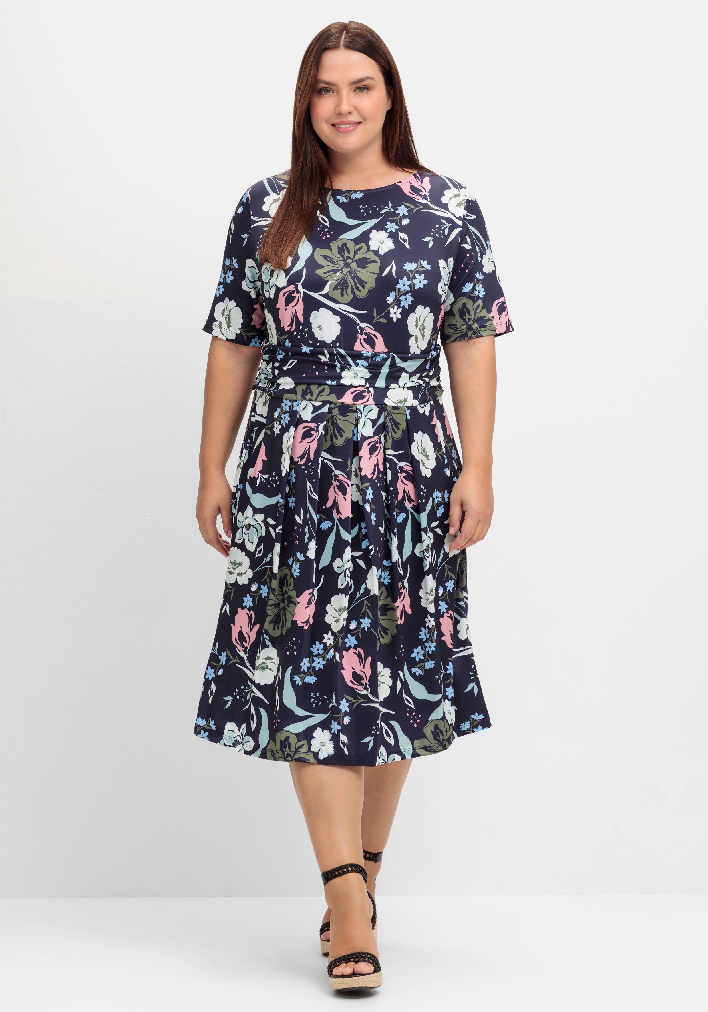 Jerseykleid mit Blumendruck und Taillenband