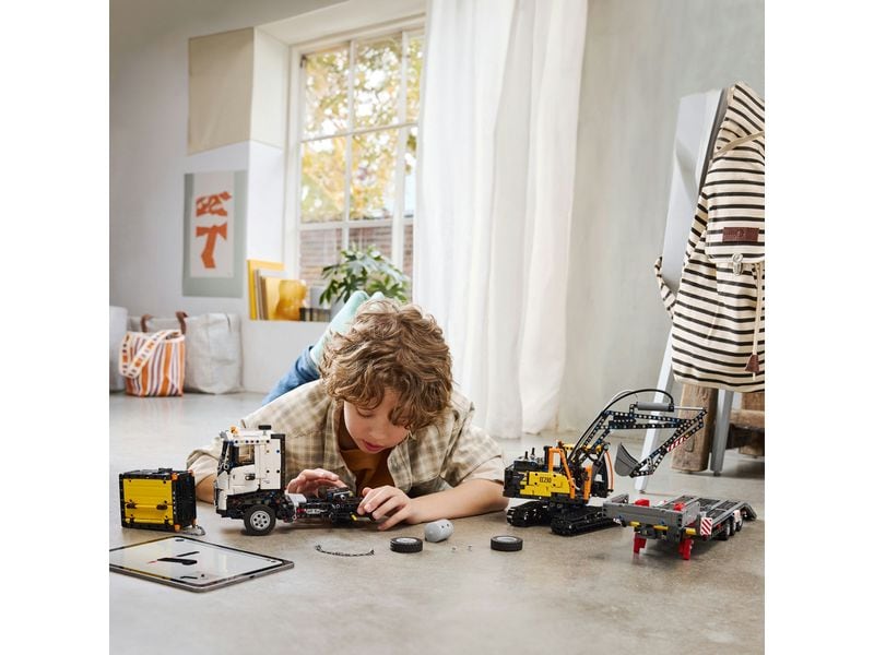LEGO® Technic Volvo FMX LKW mit EC230 Electric Raupenbagger LEGO Technic Spielset mit LKW und Baumaschine