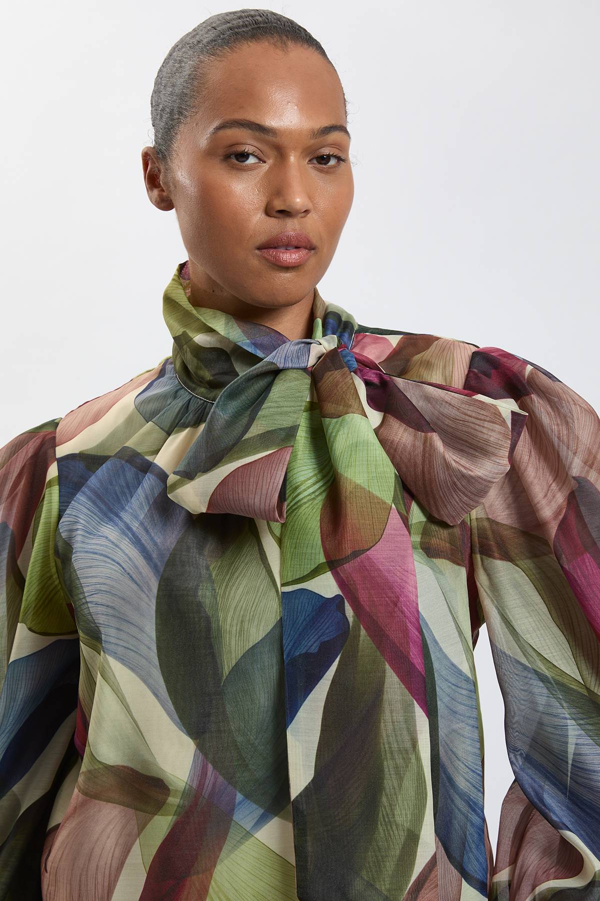 KarenMillen Chemisier Grande Taille En Organza À Imprimé Pétales Avec Lavallière