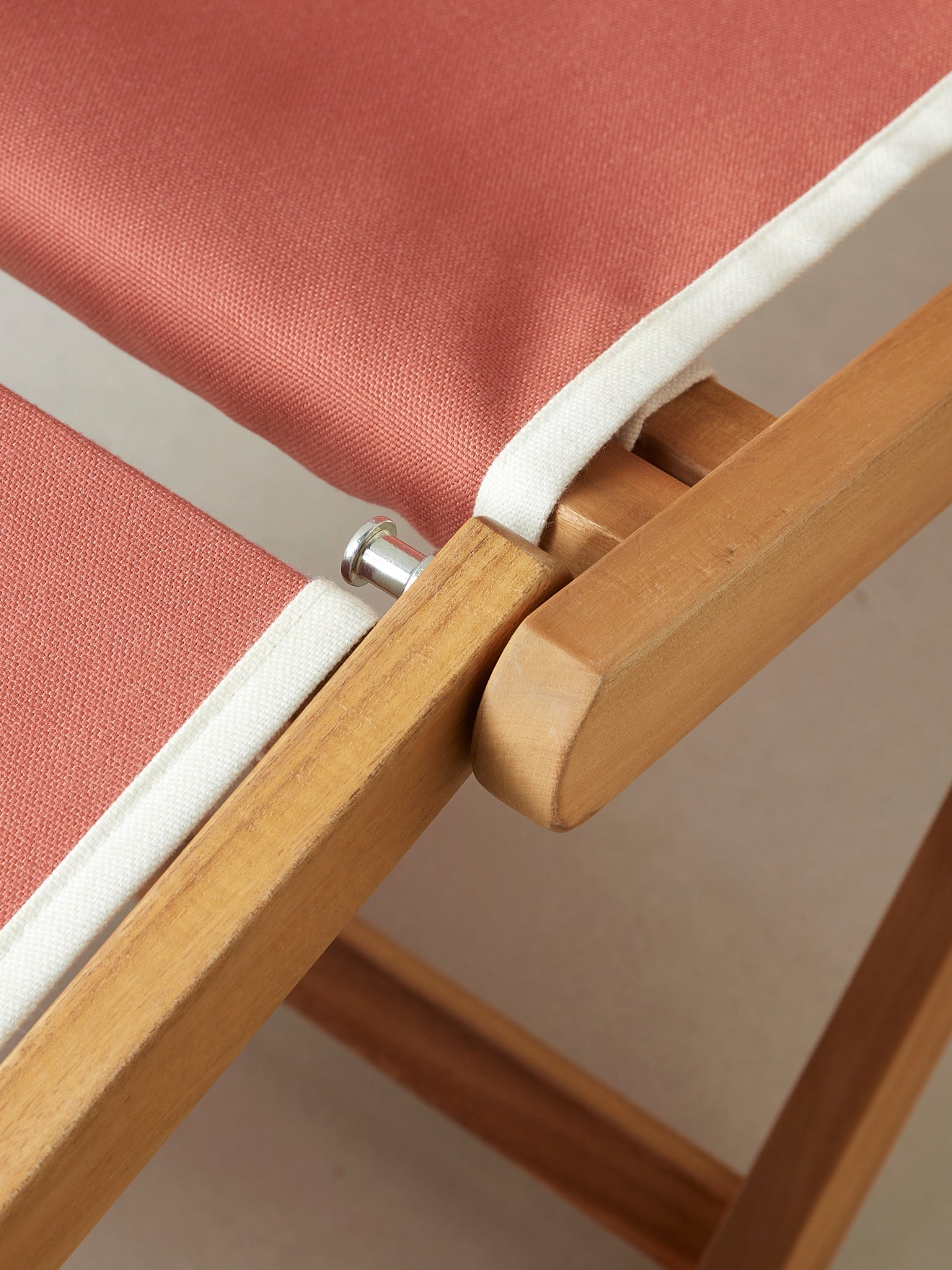 Chilienne adulte accoudoirs et repose-pieds