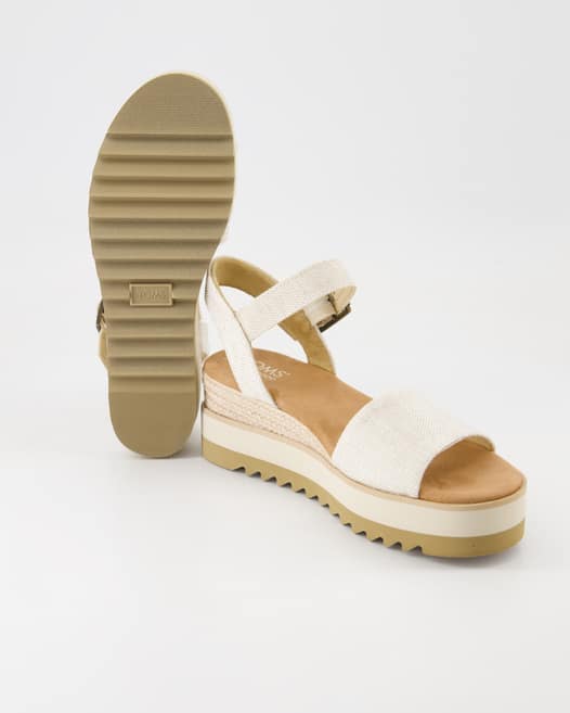 Toms Diana Wedges in Beige