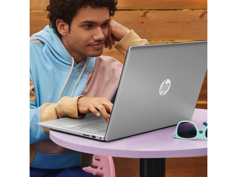 [OUTLET] - HP 17-cn0074ng Notebook 43,9cm (17,3 Zoll) (Intel® Core™ i7-1165G7, 8GB RAM, 512GB SSD, Win11) DE keybaord