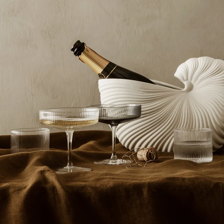 Ferm Living - Ripple Champagnerglas (2er-Set), frosted