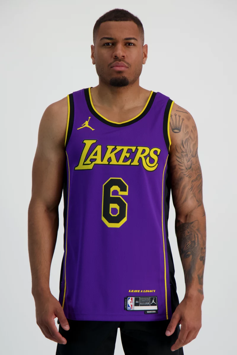 Nike Los Angeles Lakers LeBron James Herren Basketballtrikot