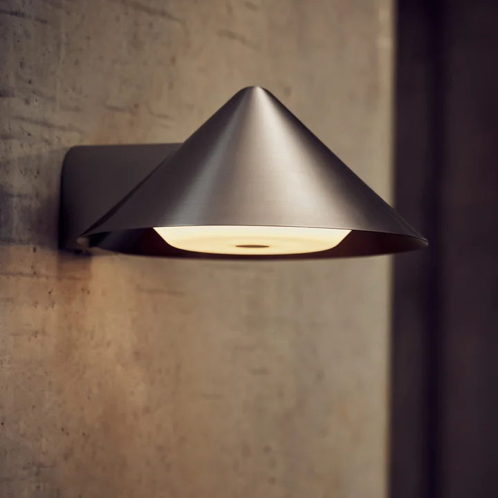 Frandsen - Grasp LED Akku-Wandleuchte, beetroot matt