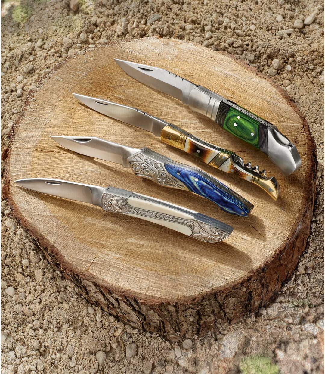 Couteau en Os et Métal Ciselé