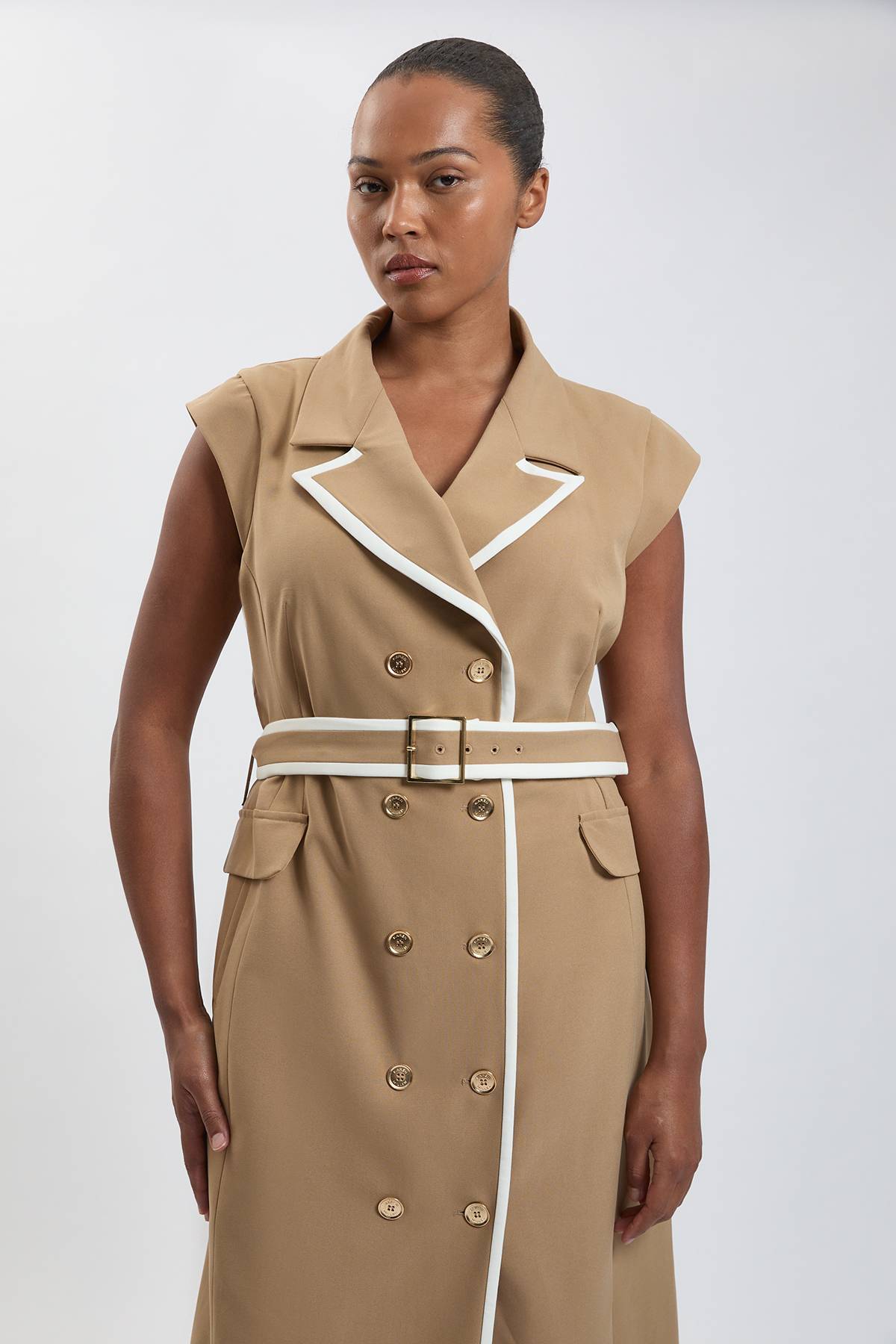 KarenMillen Robe Midi Cintrée Grande Taille À Double Boutonnage Avec Ceinture Et Liseré Contrastant