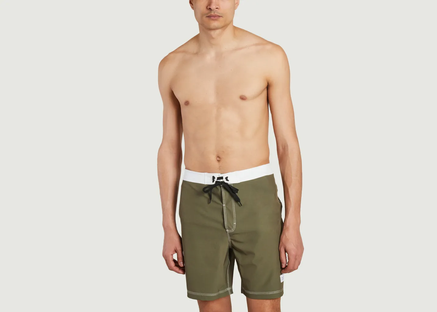 Short de bain avec détails contrastés KCA