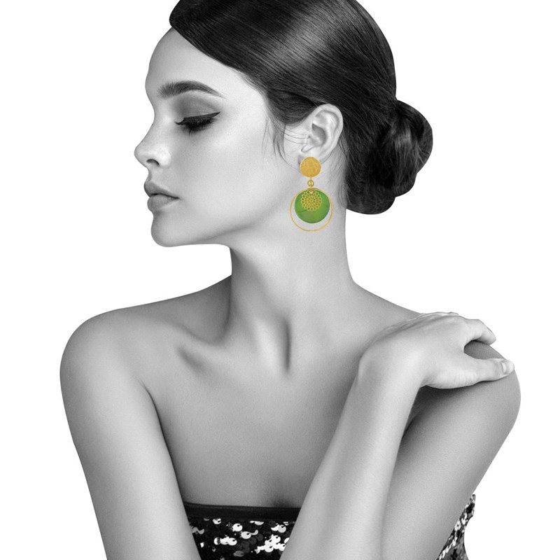 Boucles d'Oreilles Clous Métal Doré Cercle et Pastille de Nacre