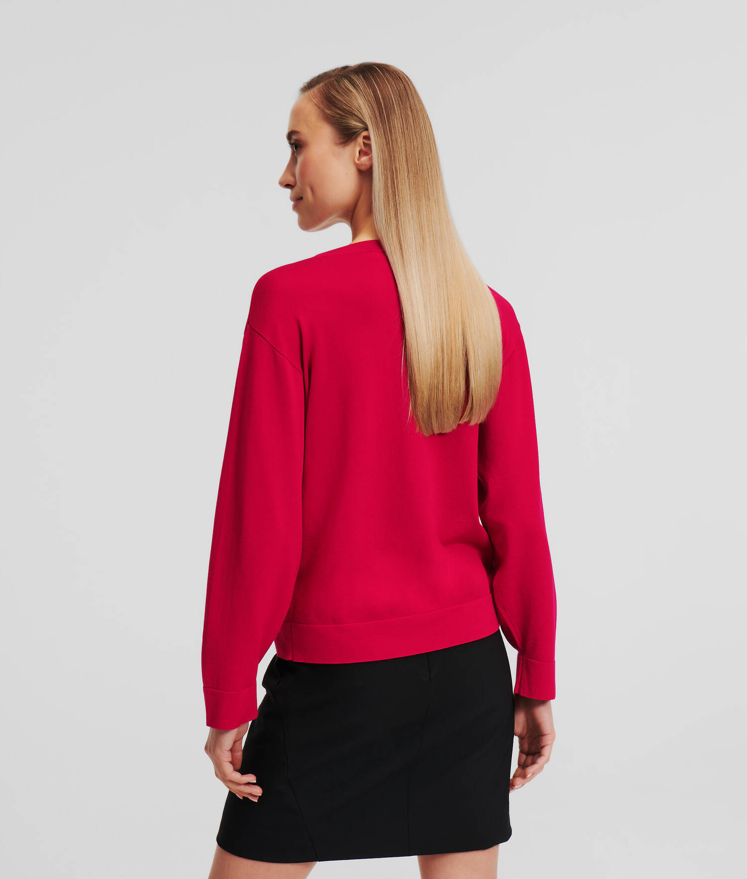 PULL À COL EN V KARL SIGNATURE
