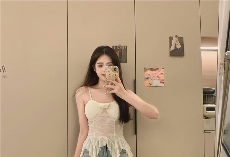 Flowerisque - Effen cami-top met bloemendetail en ruches