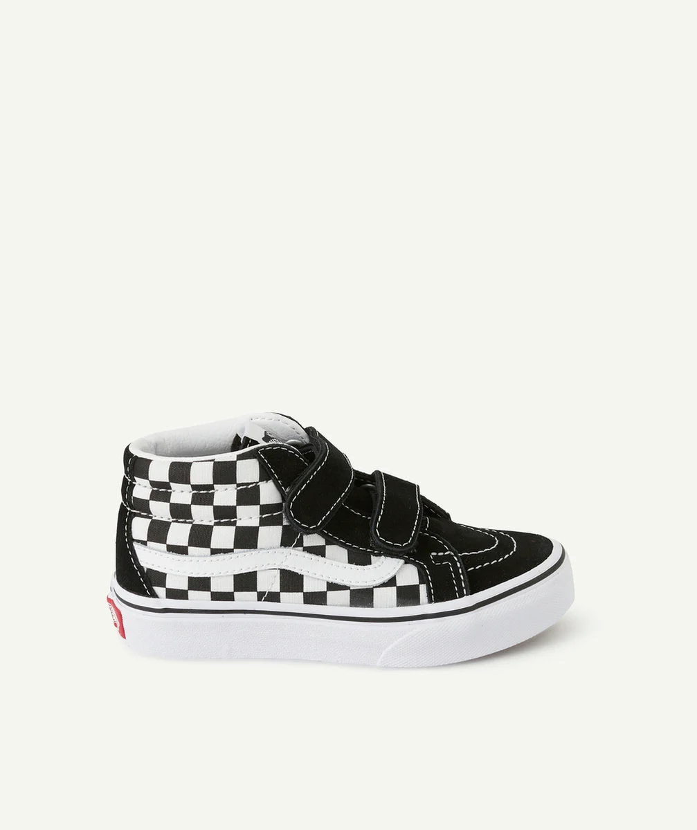 VANSBASKETS MI-MONTANTES À SCRATCHS NOIRE ET BLANCHE IMPRIMÉES DAMIER SK8