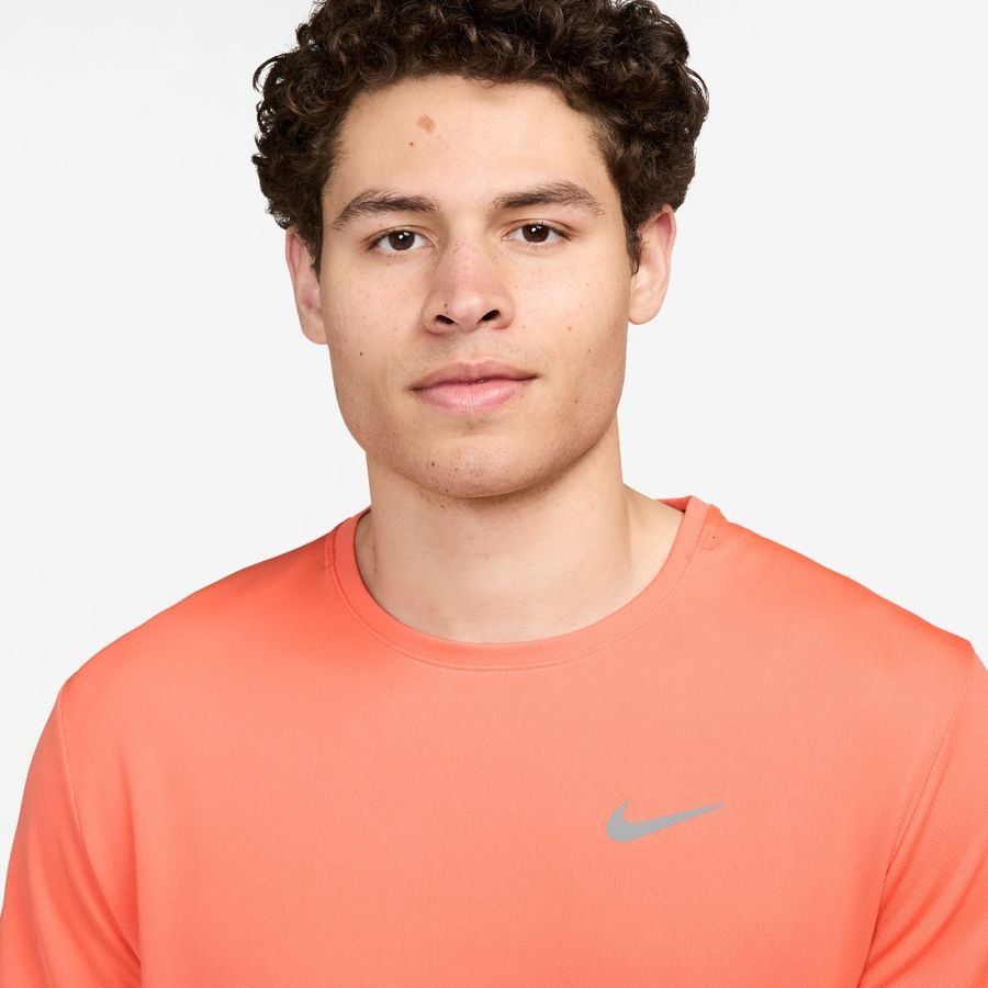 Nike T-shirt Running Dri-FIT UV Miller - Orange/Argenté