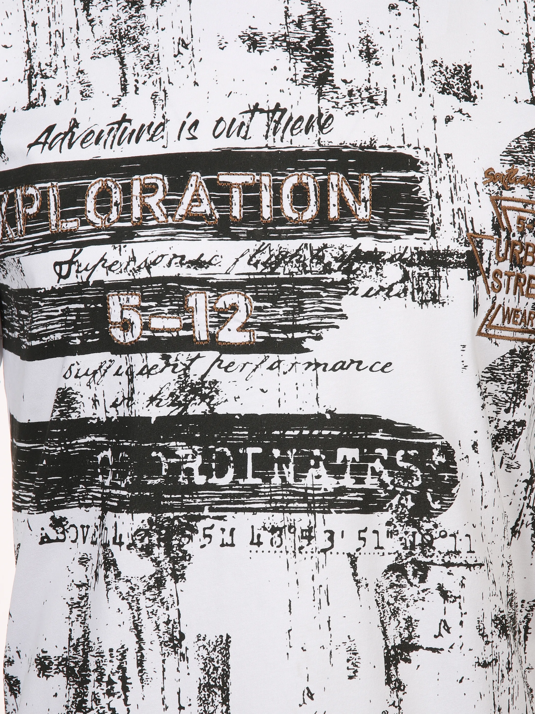 Herren T-Shirt mit Alloverprint und Stickerei