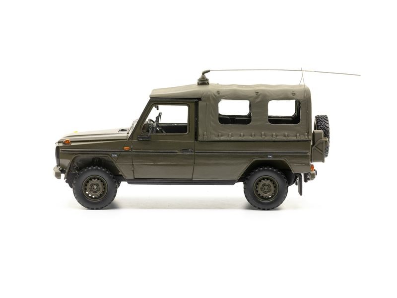 ACE Militärfahrzeug Steyr-Puch GE 230 Plane 1:43 Massstabsmodell des geländegängigen GE 230 Plane