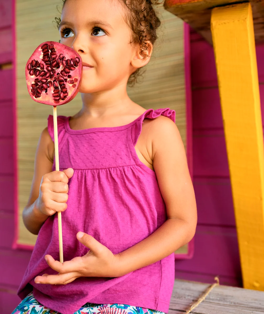 LE T-SHIRT FUCHSIA EN COTON BIOLOGIQUE À BRETELLES