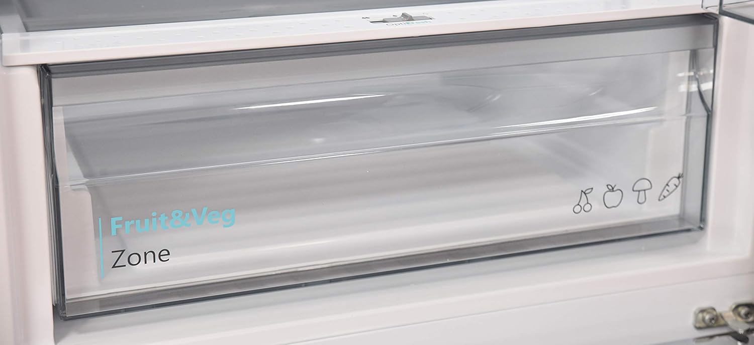 Sharp Kühl-Gefrierkombination SJ-FBB05DTXJD-EU/Breite 54 cm/Kühlteil 204 L/Gefrierteil 84 L/NanoFrost-Technologie/AdaptiFresh-Schubfach/Creme